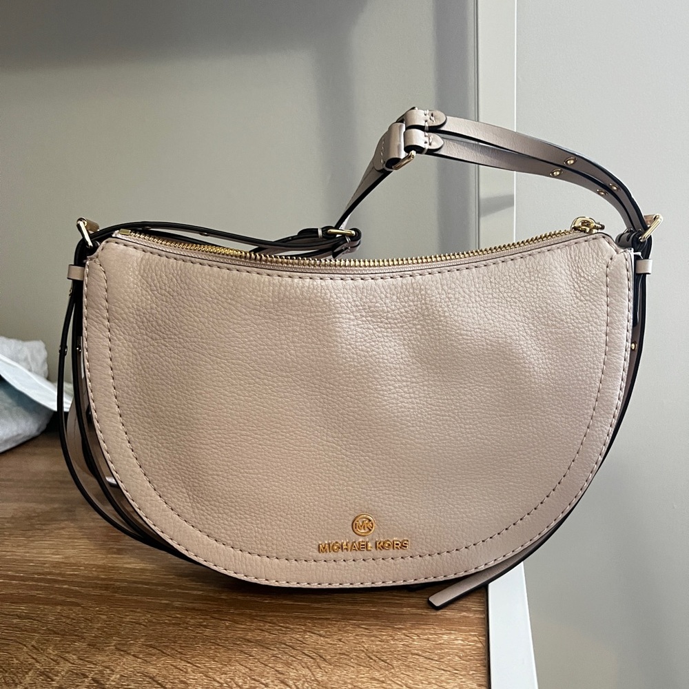 Michael Kors Camden Small Messenger Bag